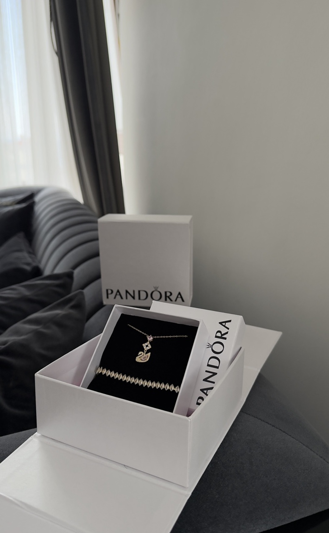Özel Pandora Kutusunda Swarovski Kuğu Kolye + Bileklik Seti